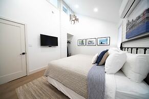Newsroom Suites