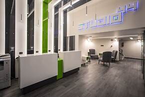 Studio 44