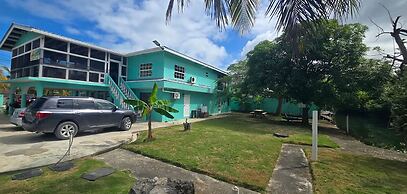 Bamboleo Inn Belize