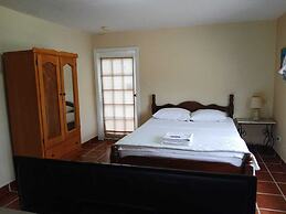 Bamboleo Inn Belize