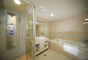 Noble Hotel