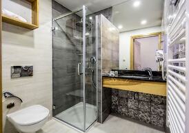 Gold Hotel