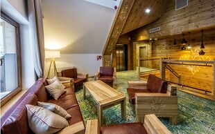 Gold Hotel