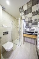 Gold Hotel