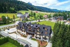 Gold Hotel