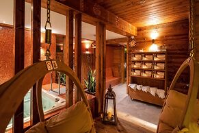 Gold Hotel