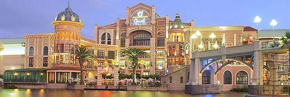 Quayside 301 by CTHA
