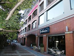 Rockwell Apartments by CTHA