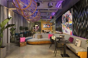 Moxy London Excel