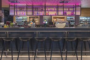 Moxy London Excel