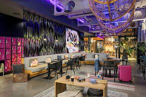 Moxy London Excel