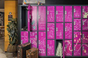 Moxy London Excel