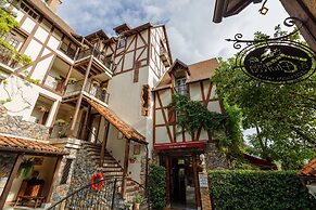 Le Charcoa Hotel