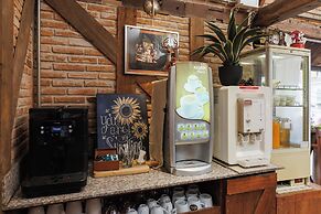 Le Charcoa Hotel