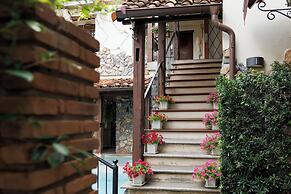 Le Charcoa Hotel