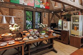 Le Charcoa Hotel