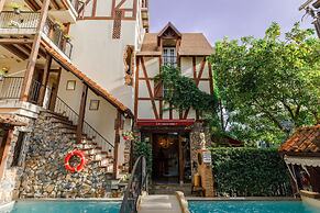 Le Charcoa Hotel