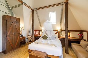 Le Charcoa Hotel