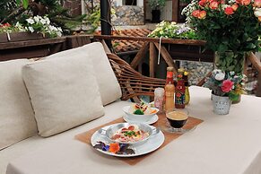 Le Charcoa Hotel