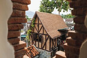 Le Charcoa Hotel