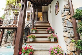 Le Charcoa Hotel