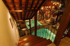Le Charcoa Hotel