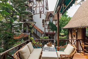 Le Charcoa Hotel
