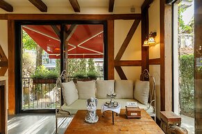 Le Charcoa Hotel