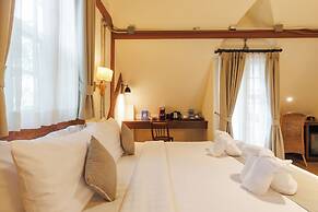Le Charcoa Hotel