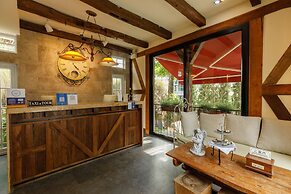 Le Charcoa Hotel