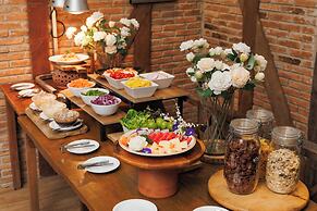 Le Charcoa Hotel
