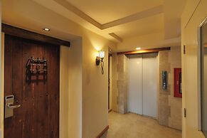 Le Charcoa Hotel