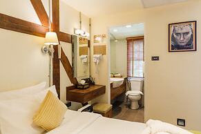 Le Charcoa Hotel