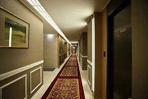 Ariana Hotel
