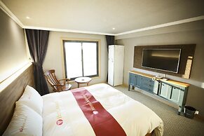 Ariana Hotel