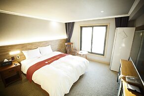 Ariana Hotel