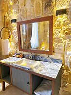 Acropolis Cave Suite