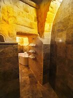 Acropolis Cave Suite