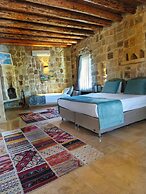 Acropolis Cave Suite