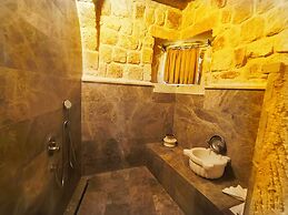 Acropolis Cave Suite