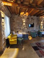 Acropolis Cave Suite