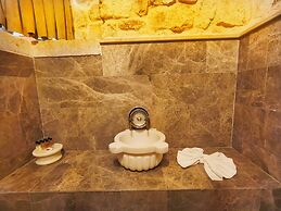 Acropolis Cave Suite