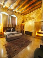 Acropolis Cave Suite