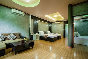Riverpool Resort