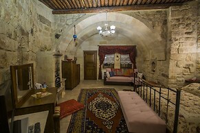 Assiana Cave House