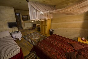 Assiana Cave House