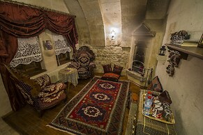 Assiana Cave House