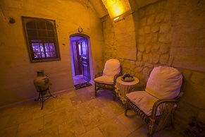 Assiana Cave House