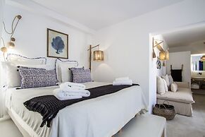 Athina Studios & Suites