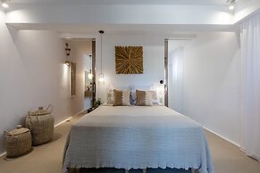 Athina Studios & Suites